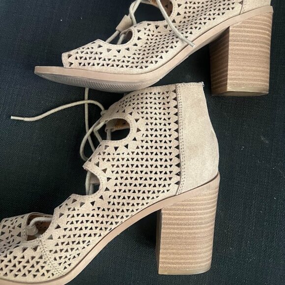 Universal Thread Tan Open Toe Tie Up Bootie Shoes Sandals Size 8.5 - Picture 8 of 9